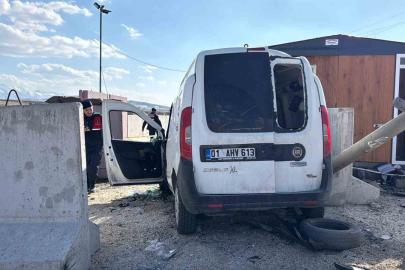 Jandarma uygulama noktasında bariyere çarpan sürücü hayatını kaybetti