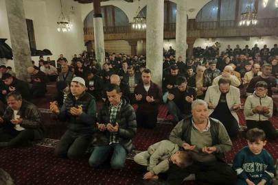 Kadir Gecesi huşu içinde idrak edildi