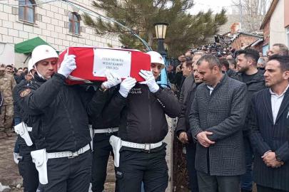 Kalp krizi sonucu hayatını kaybeden Bayburtlu polis toprağa verildi