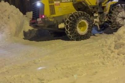 Kar kalınlığı iş makinesinin boyunu geçti