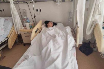 Karısını darbettiği ve balkondan attığı ileri sürülen koca ve arkadaşı gözaltına alındı