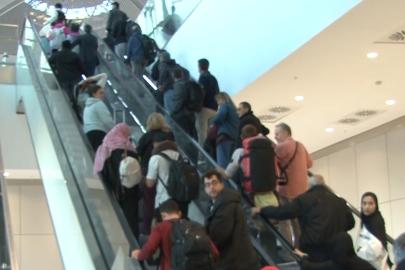 Katar’da mahsur kalan Türk vatandaşları Türkiye’ye döndü