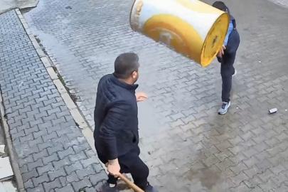 Kavgada eline geçirdiği varil, parke taşı ve masayı karşı tarafın üzerine attı