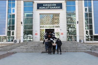 Kendilerini polis olarak tanıtıp dolandırdılar: 3 kişi tutuklandı