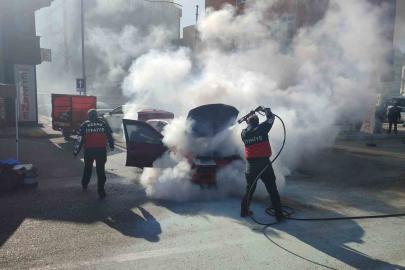 Keşan’da otomobilde çıkan yangın büyümeden söndürüldü
