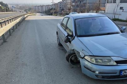 Keşan’da refüje çarpan otomobilin sürücüsü yaralandı