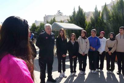 Kilis’te lise öğrencilerinden deprem tatbikatı