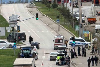 Kırmızı ışıkta kaza: 4 yaralı