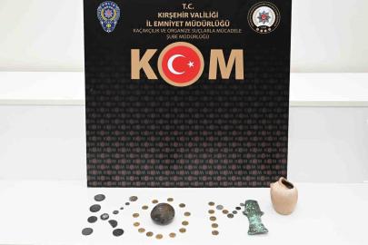 Kırşehir’de tarihi eser operasyonu: 38 parça eser ele geçirildi