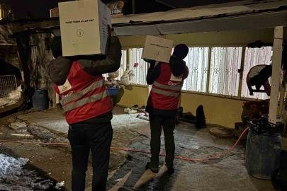 Kızılay Muradiye Şubesinden ihtiyaç sahibi ailelere gıda desteği