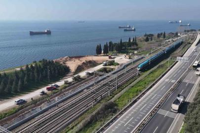 Kocaeli’de yüksek hızlı trenin çarptığı kişi hayatını yitirdi