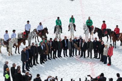 Kökbörü ve Kızak Şampiyonası 5 bin kişiyi Erciyes’te buluşturdu