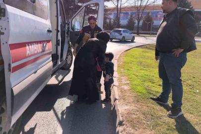 Kontrolden çıkan motosiklet devrildi : 4 yaralı