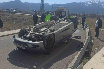 Konya’da kontrolden çıkan otomobil takla attı: 4 yaralı