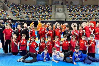 Körfezli karateciler il seçmelerinde 20 madalya kazandı