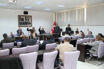 Kula Belediye Meclisi’nde gerginlik