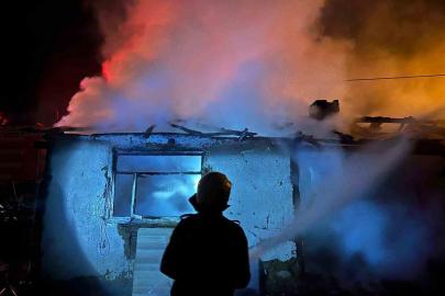 Kullanılmayan ev alev alev yandı