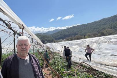 Kumluca’da hortum seraları vurdu, 10 dönüm alan zarar gördü