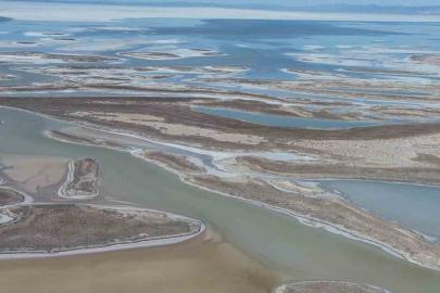 Kuruma tehlikesi yaşanan Tuz Gölü yeniden canlandı