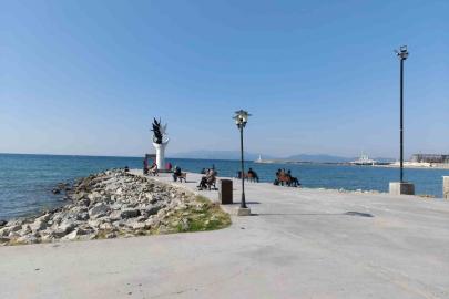 Kuşadası, Mart ayında yazı yaşadı