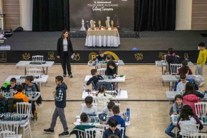 Kuşadası’nda satranç turnuvası heyecanı