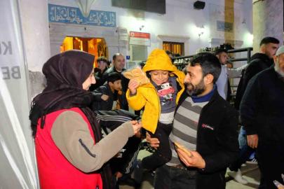 Kuyucak Belediyesi Kadir Gecesi’nde vatandaşları unutmadı