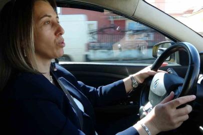 Maaşına zam istedi, işinden oldu: Taksi şoförü kadın neye uğradığını şaşırdı