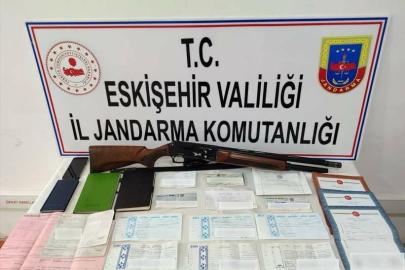 Mağdurlara zorla senet imzalatarak borçlandıran tefeci jandarmadan kaçamadı