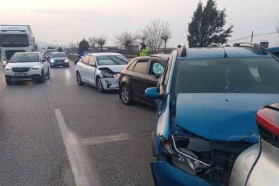 Manisa’da 4 araçlı zincirleme kaza: 7 yaralı