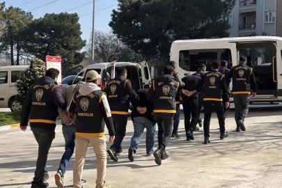 Manisa’daki fabrika hırsızları yakalandı