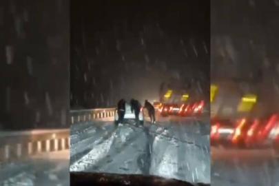 Mardin-Diyarbakır karayolunda kar engeli