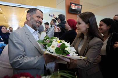 Mardin’de "Aile Yılı" kapsamında umreden dönen çiftlere duygusal karşılama