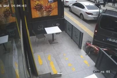 Mardin’de geri manevra yapan araç motosikletlere çarptı