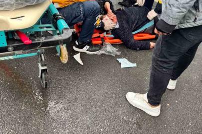 Mardin’de tankerin çarptığı yaya yaralandı