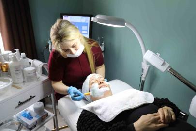 Marmaris’te kadın saha personeline ücretsiz cilt bakımı