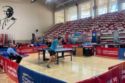 Masa tenisinin kalbi Eskişehir’de attı: 120 sporcu kıyasıya yarıştı