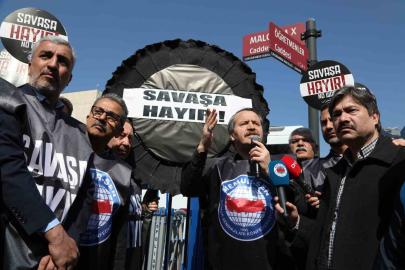 Memur-Sen, ABD Büyükelçiliği önüne siyah çelenk bıraktı