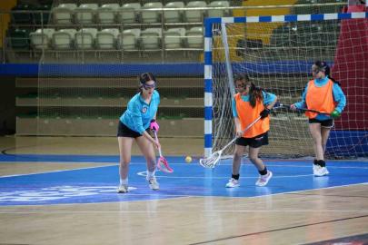 Menteşe’de Lakros rüzgarı