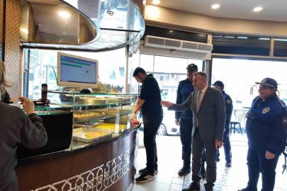 Mersin’de bayram öncesi tatlı denetimi sıklaştırıldı