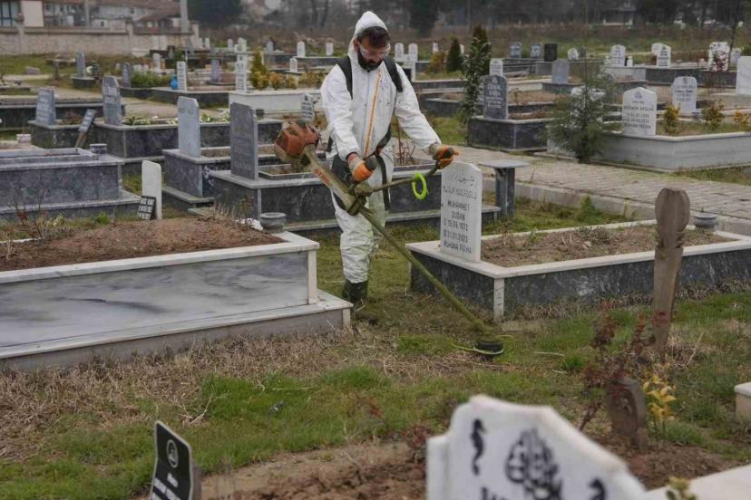 Mezarlıkların bakımları tamamlandı