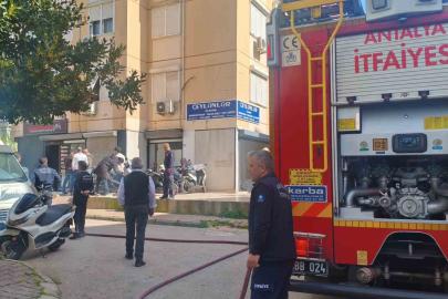 Motosiklet tamirhanesindeki yangın korkuttu