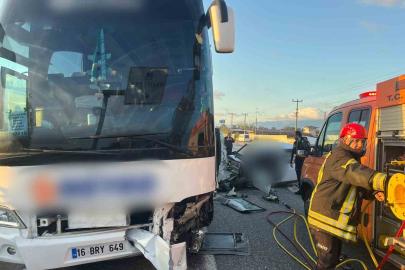 Nazilli’de yolcu otobüsü ile çarpışan otomobil sürücüsü hayatını kaybetti
