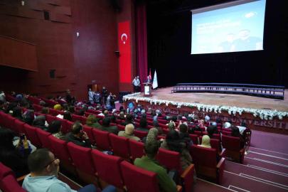 Niğde’de 120 hemşire adayı üniforma giydi