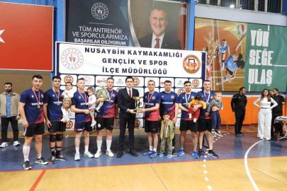 Nusaybin’de kurumlar arası voleybol turnuvası sona erdi