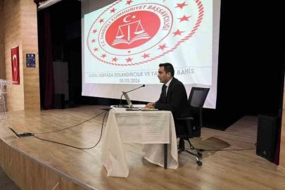 Öğrencilere siber suçlar ve yasa dışı bahisle mücadele semineri verildi