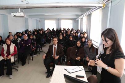 Öğrencilere verem hastalığı anlatıldı