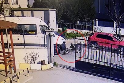 Okul servisine çarpmamak için motosikletten düşüp metrelerce savruldular: O anlar kamerada