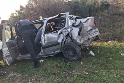 Osmaniye’de minibüs ile otomobil çarpıştı: 2 yaralı