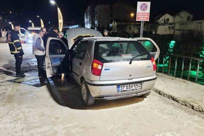 Otomobili küle dönmekten itfaiye kurtardı