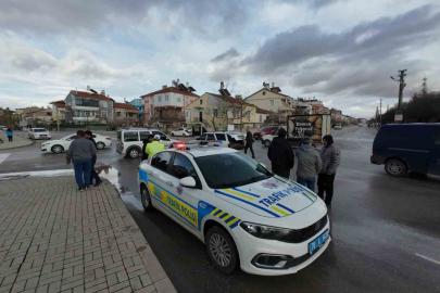 Otomobille hafif ticari araç çarpıştı: 1 yaralı